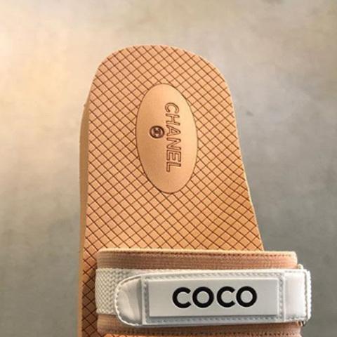 19SS☆CHANEL☆COCO シャネルコピー ロゴ スポーティーサンダル/ベージュ 9090203